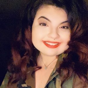 Meet your Posher, Marisa